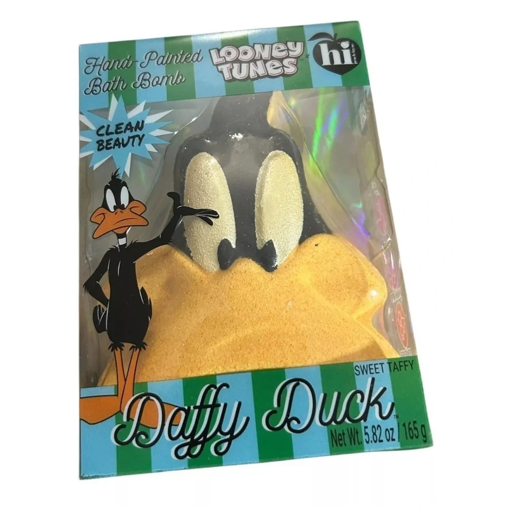 6 Looney Tunes Character Bath Bombs Duffy, Bugs Bunny and Tweetie!